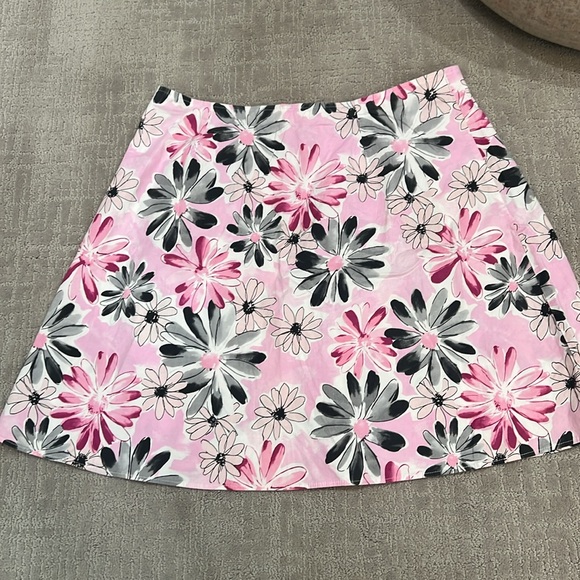 Women’s skirt - Picture 3 of 9